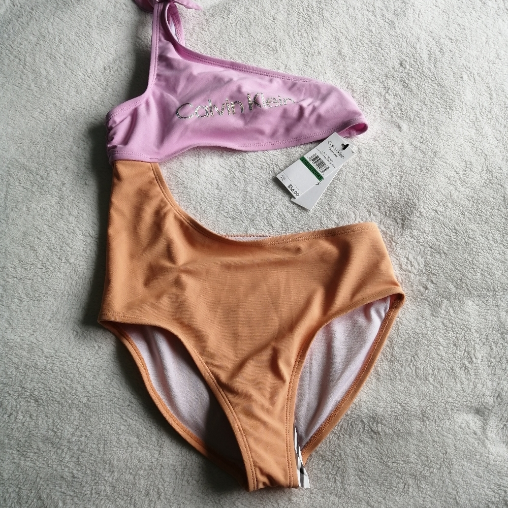 Calvin Klein L